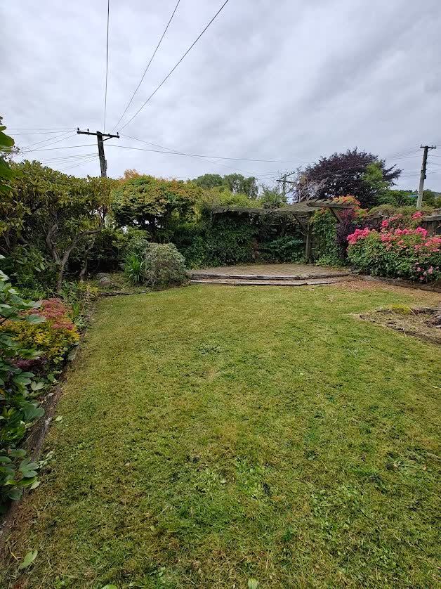 Hedge and shrub trimming